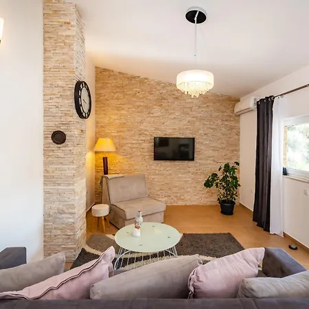 빌라 Didov Dvor Zadarvillas *