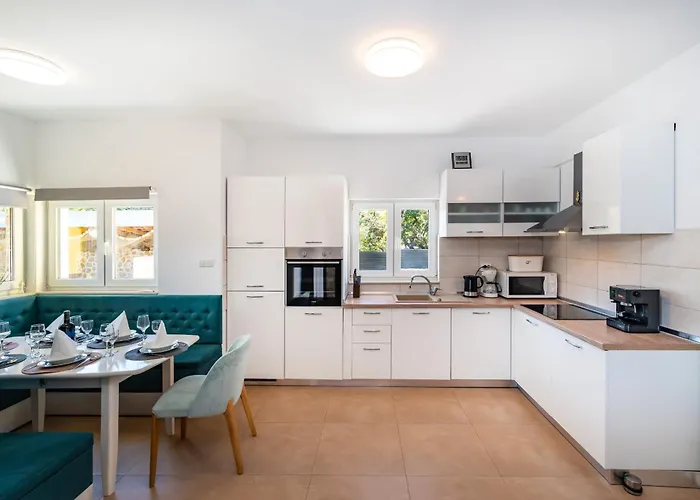 Didov Dvor Zadarvillas 维耶拉克